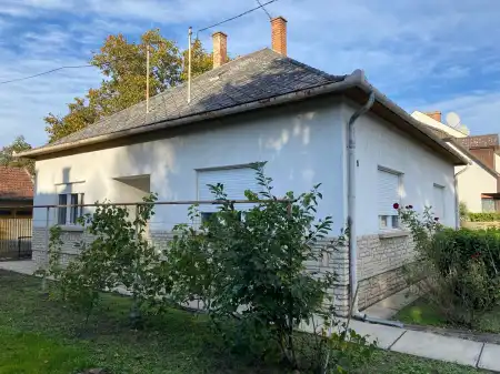 Eladó családi ház, Békés 3 szoba 130 m² 29.9 M Ft