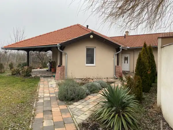 Eladó családi ház, Békéscsaba 3 szoba 95 m² 64 M Ft