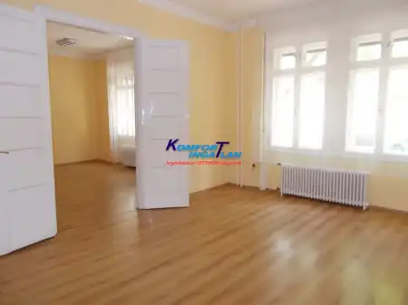 Kiadó iroda, Békéscsaba 2 szoba 60 m² 100 E Ft/hó