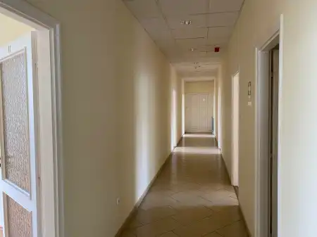 Kiadó irodaházban B, B+ kat., Békéscsaba 10 szoba 220 m² 110 M Ft/hó + Áfa